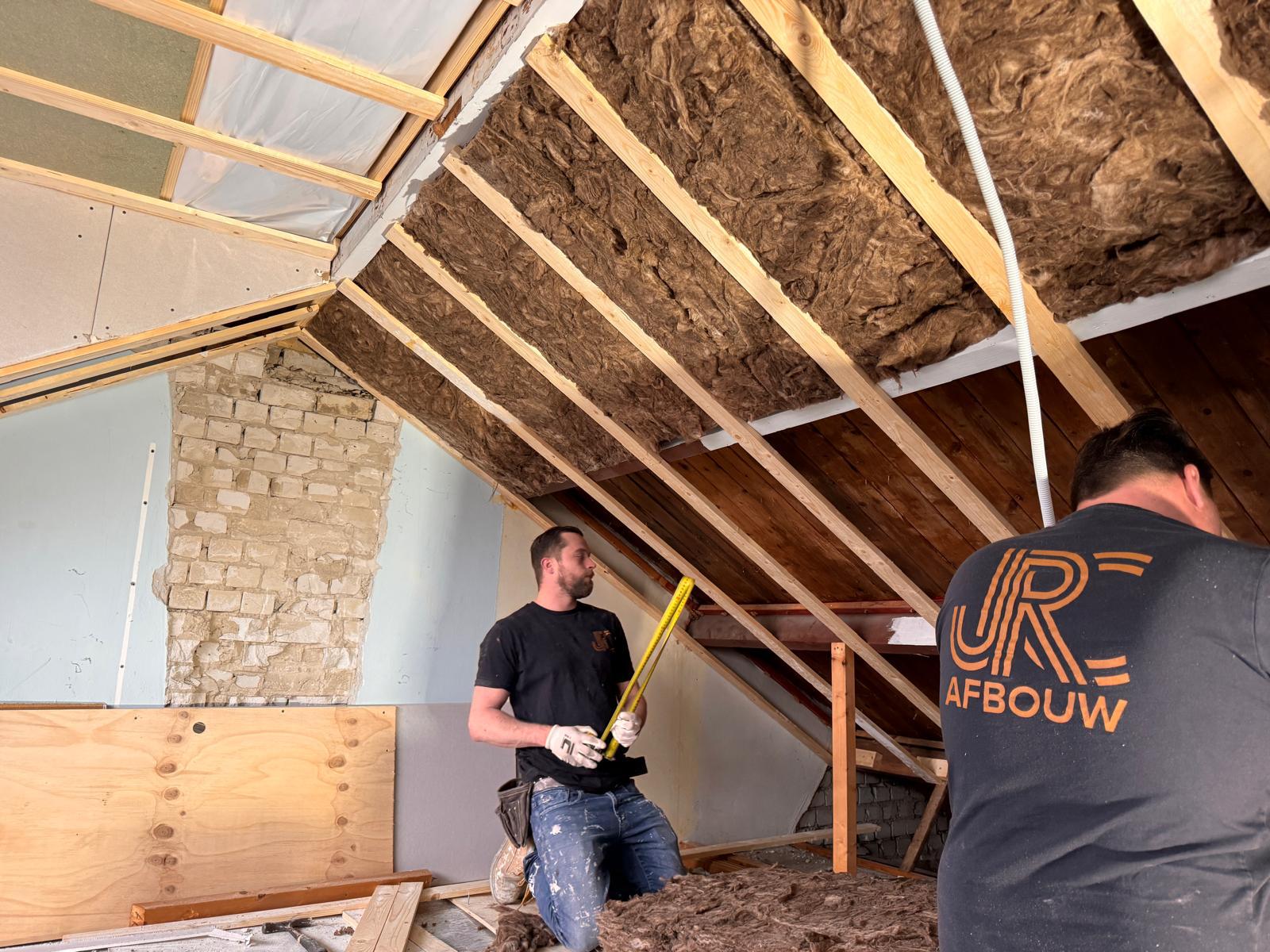Isolatie dakisolatie en aftimmeren zolder jrc afbouw 5 Isolatie werkzaamheden